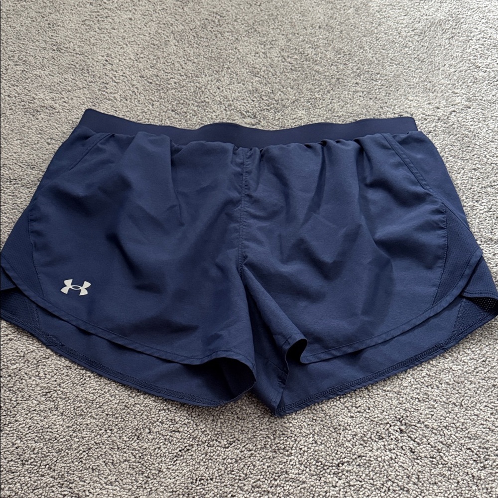 Women’s Under Armour Shorts - Picture 6 of 6